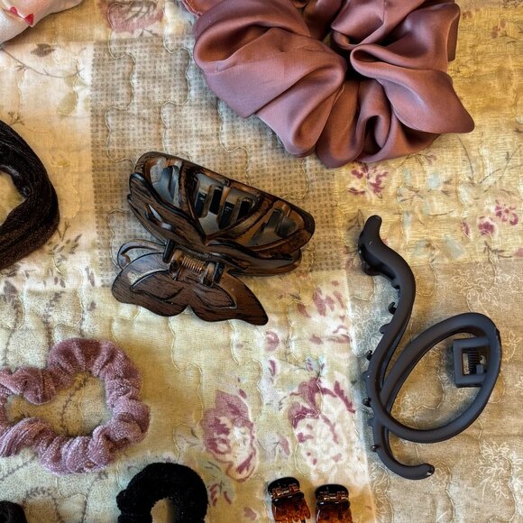 Hair Accessory Bundle – 39 items! - Picture 5 of 5